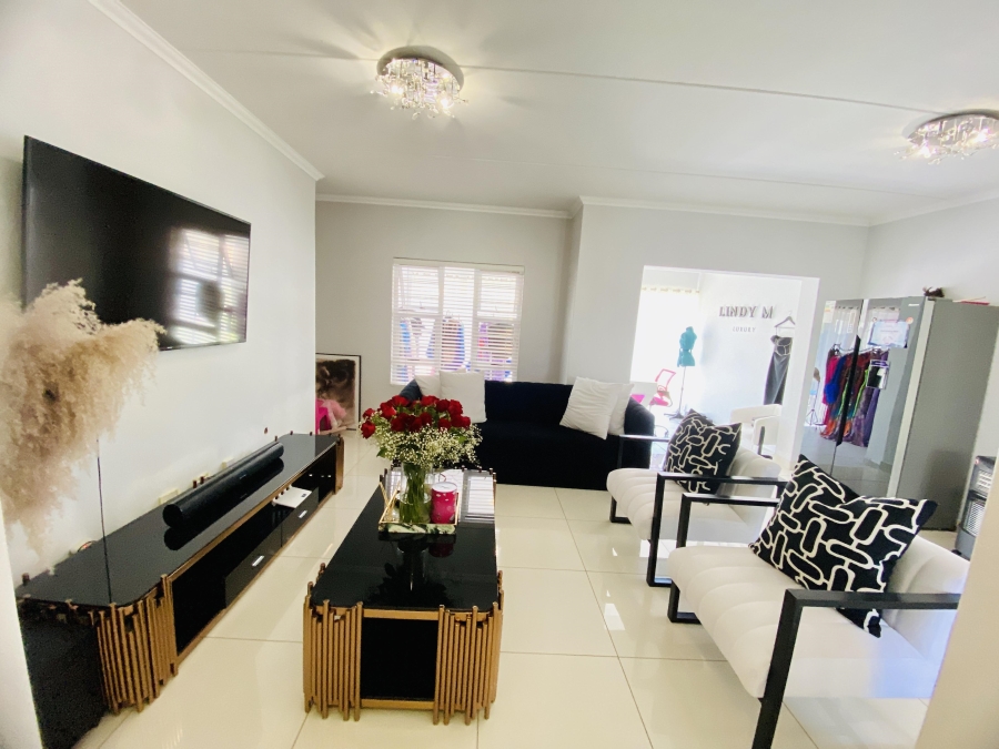 2 Bedroom Property for Sale in Lonehill Gauteng