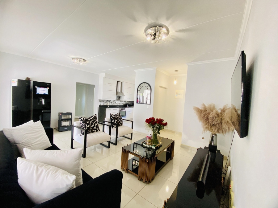 2 Bedroom Property for Sale in Lonehill Gauteng