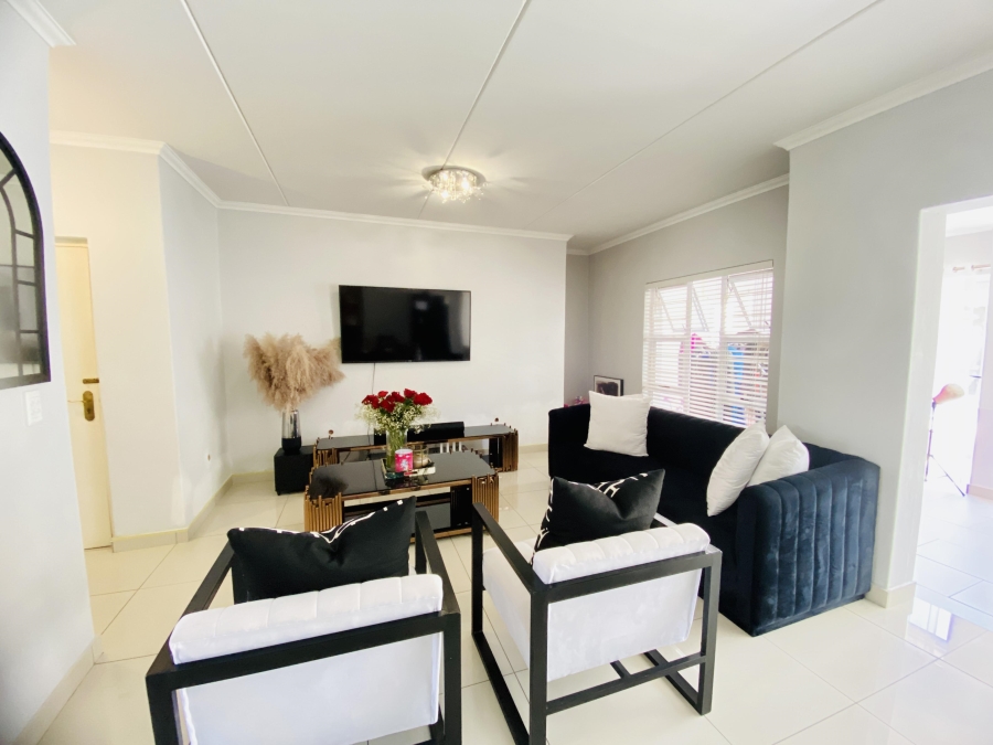 2 Bedroom Property for Sale in Lonehill Gauteng
