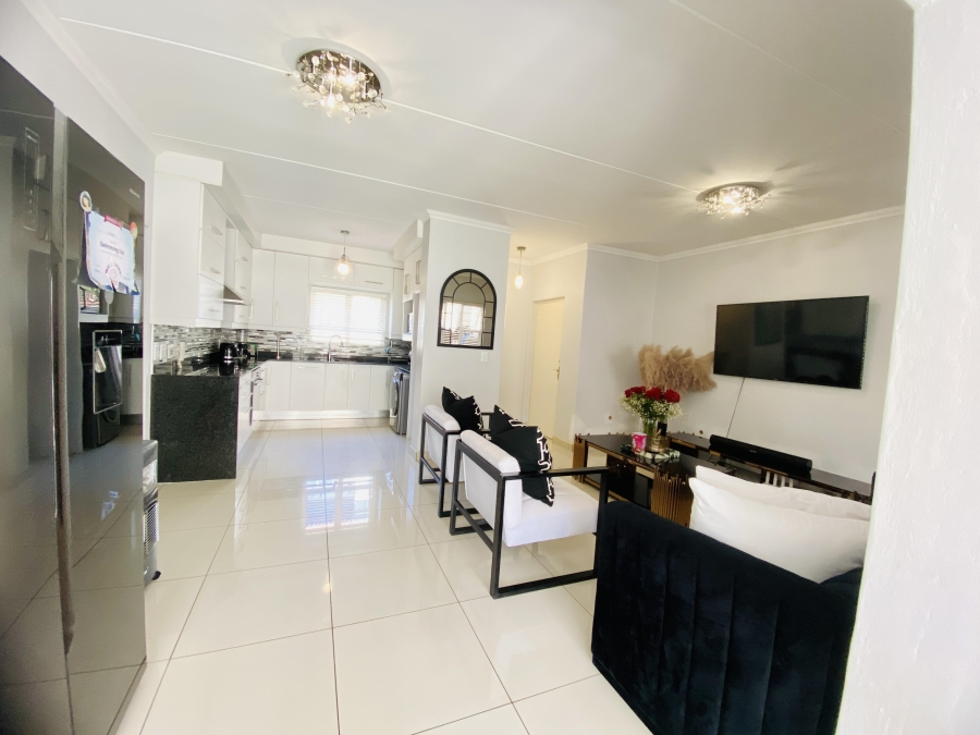 2 Bedroom Property for Sale in Lonehill Gauteng
