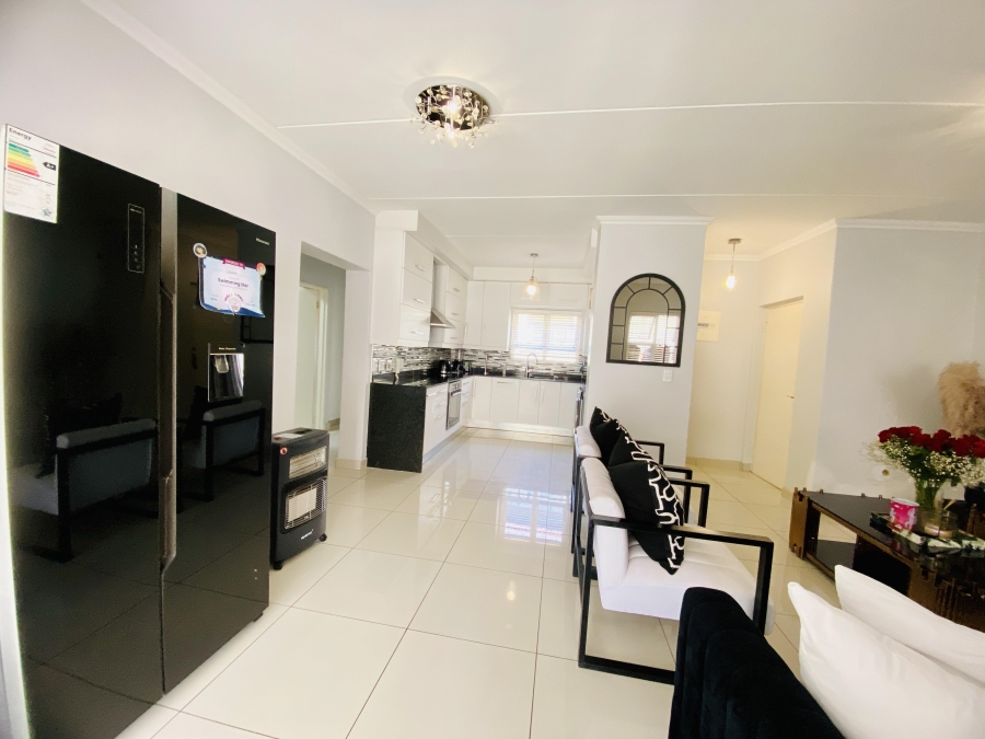 2 Bedroom Property for Sale in Lonehill Gauteng