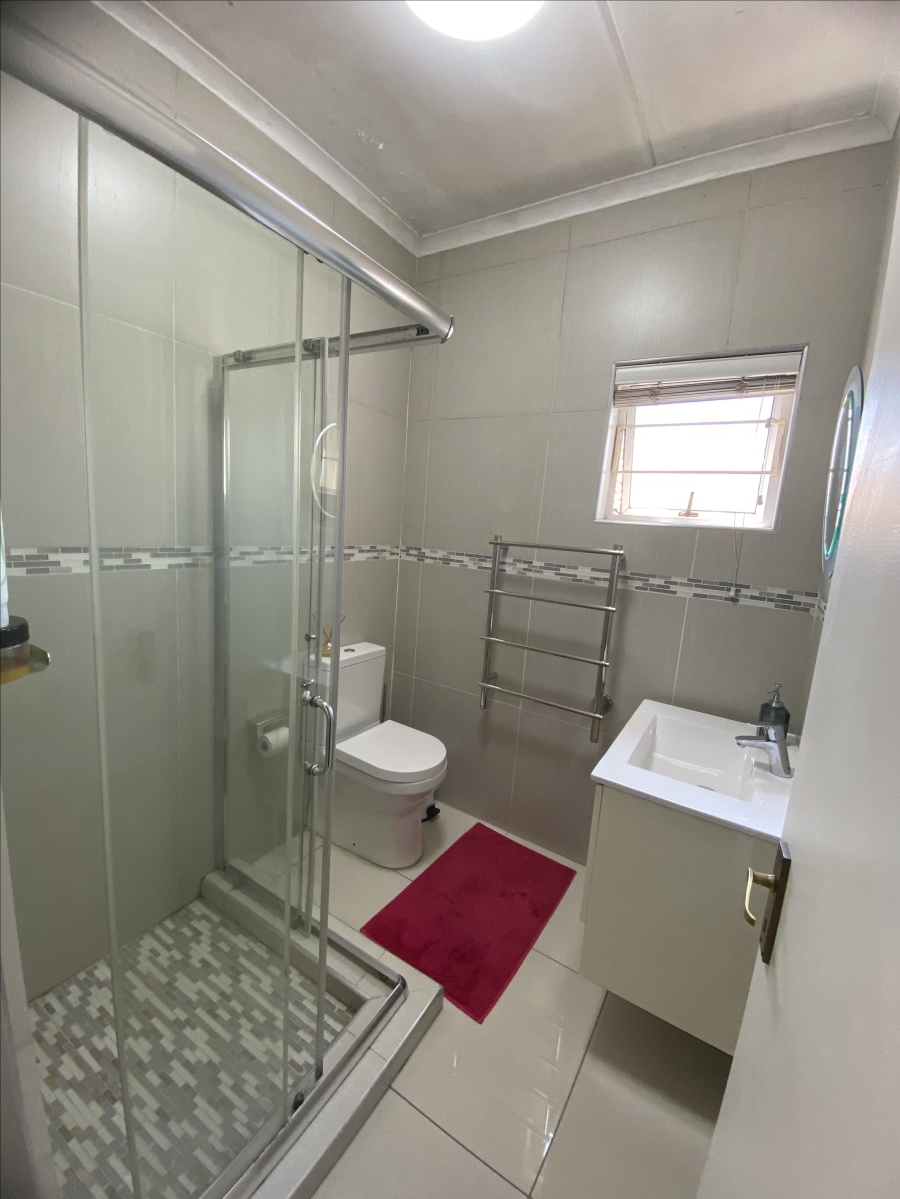 2 Bedroom Property for Sale in Lonehill Gauteng
