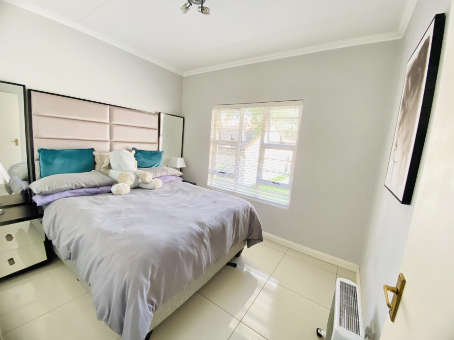2 Bedroom Property for Sale in Lonehill Gauteng