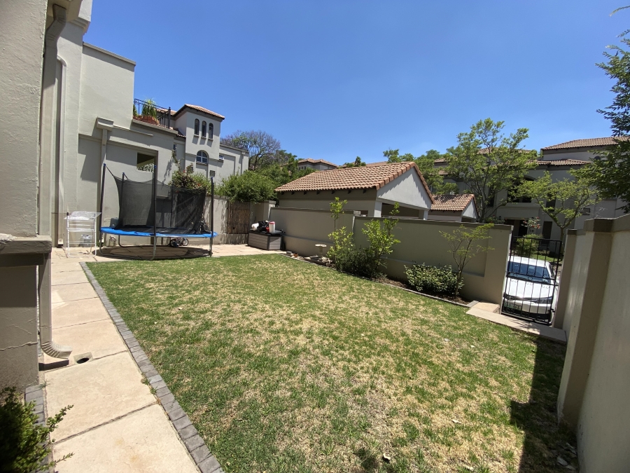 2 Bedroom Property for Sale in Lonehill Gauteng