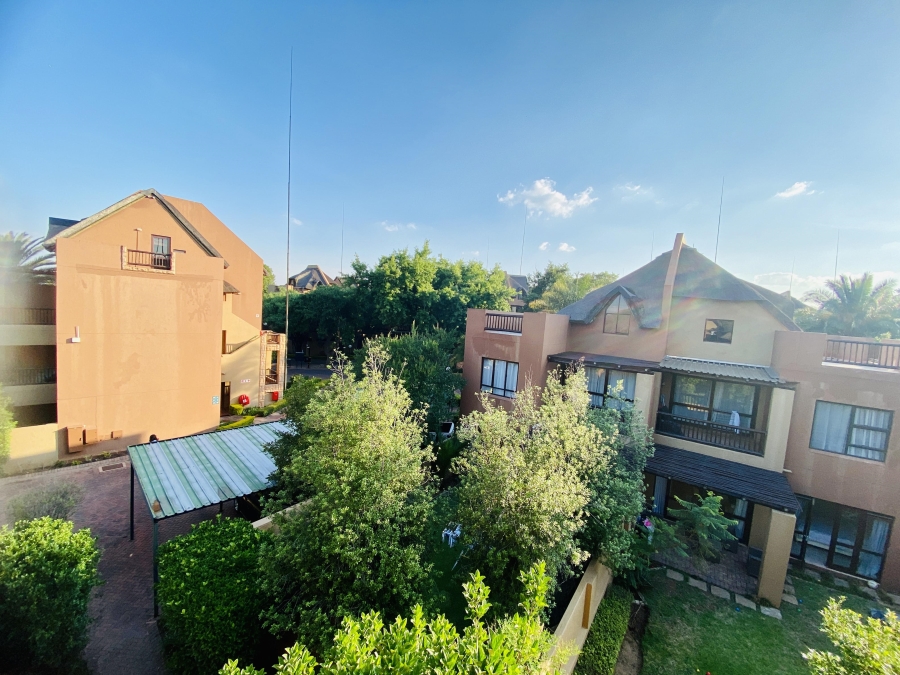 2 Bedroom Property for Sale in Lonehill Gauteng