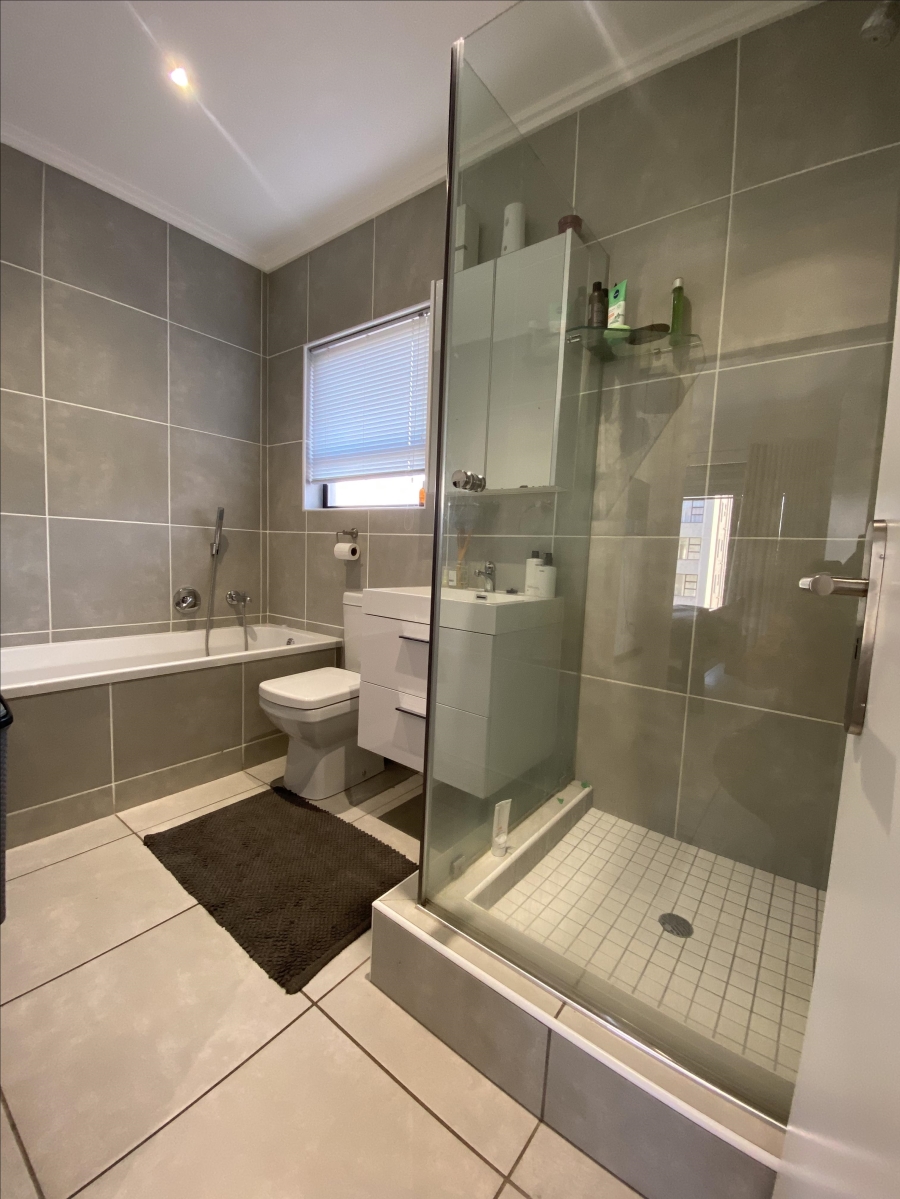 1 Bedroom Property for Sale in Fourways Gauteng