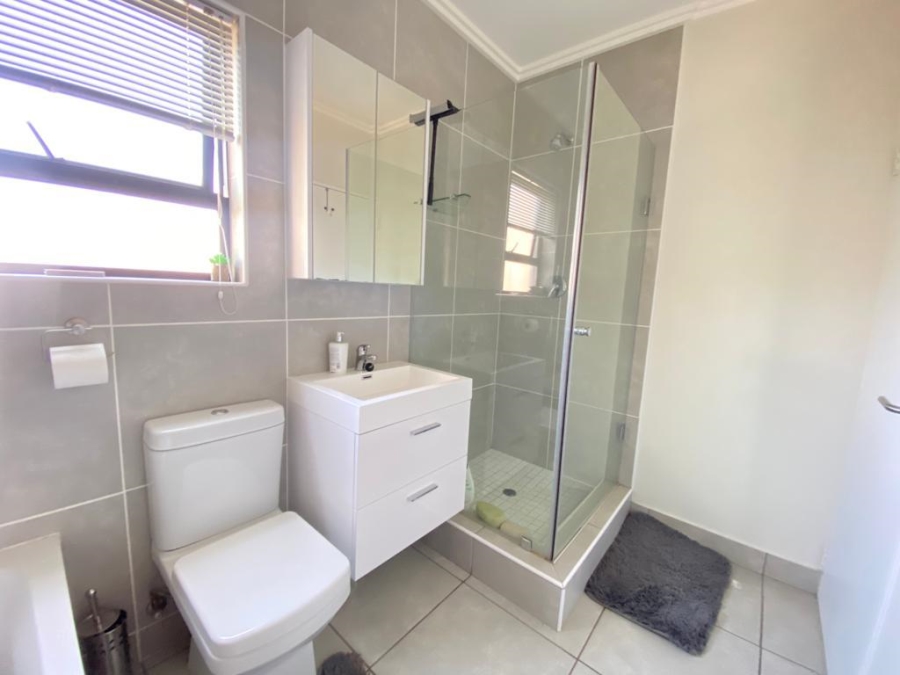 1 Bedroom Property for Sale in Fourways Gauteng