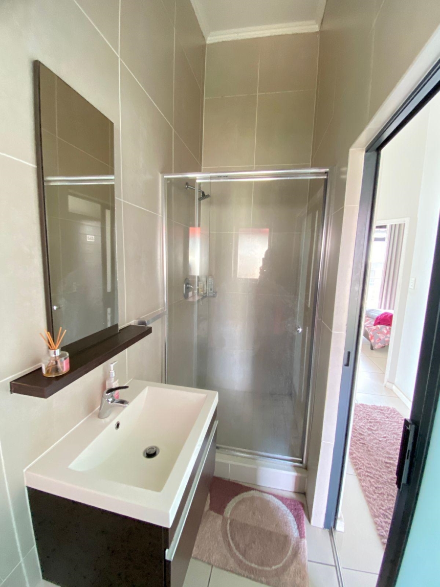 1 Bedroom Property for Sale in Fourways Gauteng