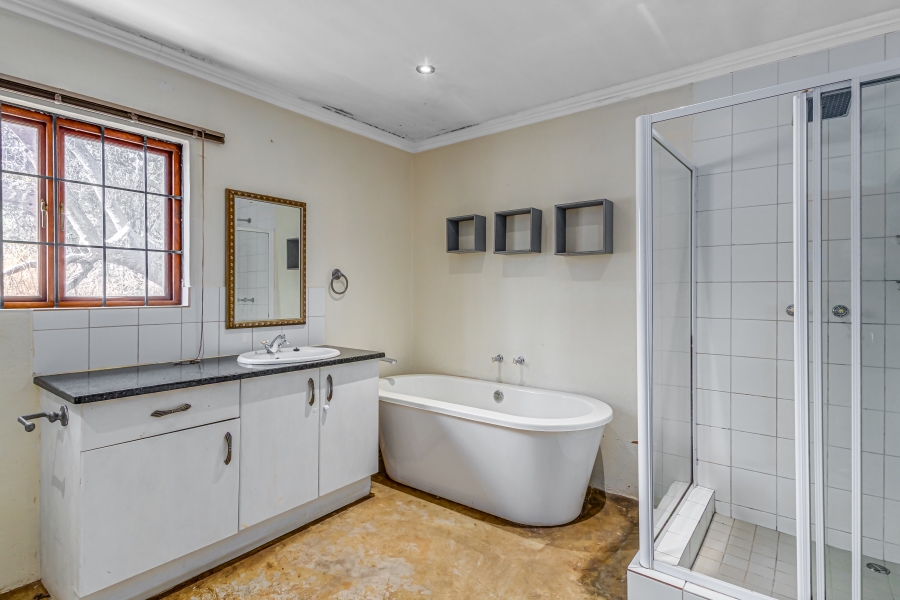 5 Bedroom Property for Sale in Chartwell Gauteng