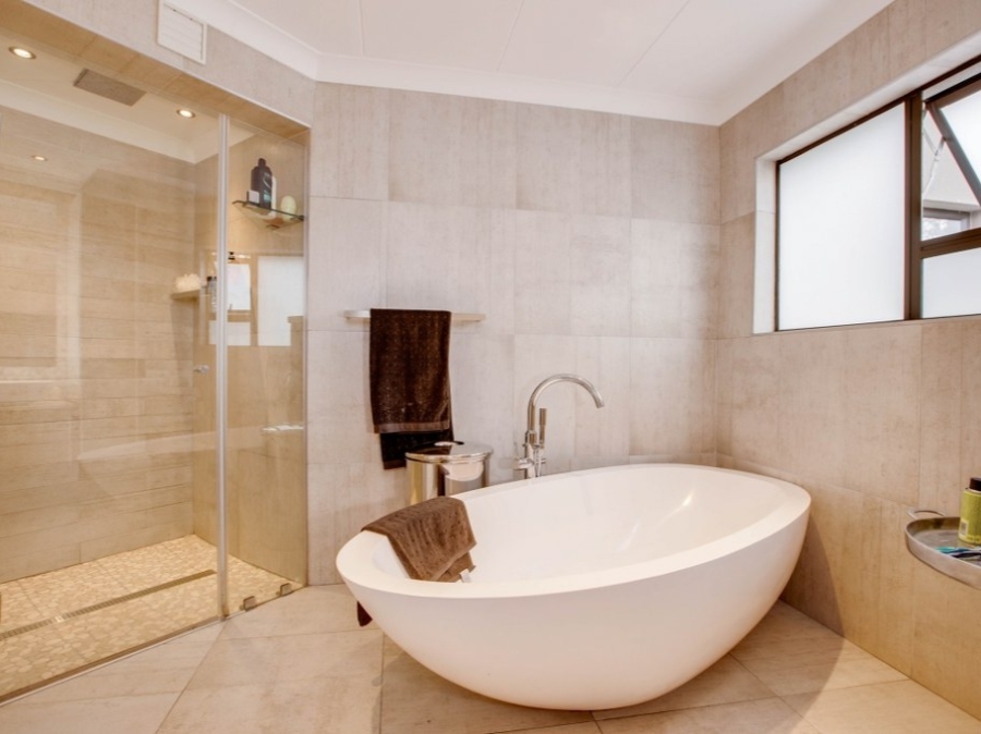 To Let 4 Bedroom Property for Rent in Dainfern Golf Estate Gauteng