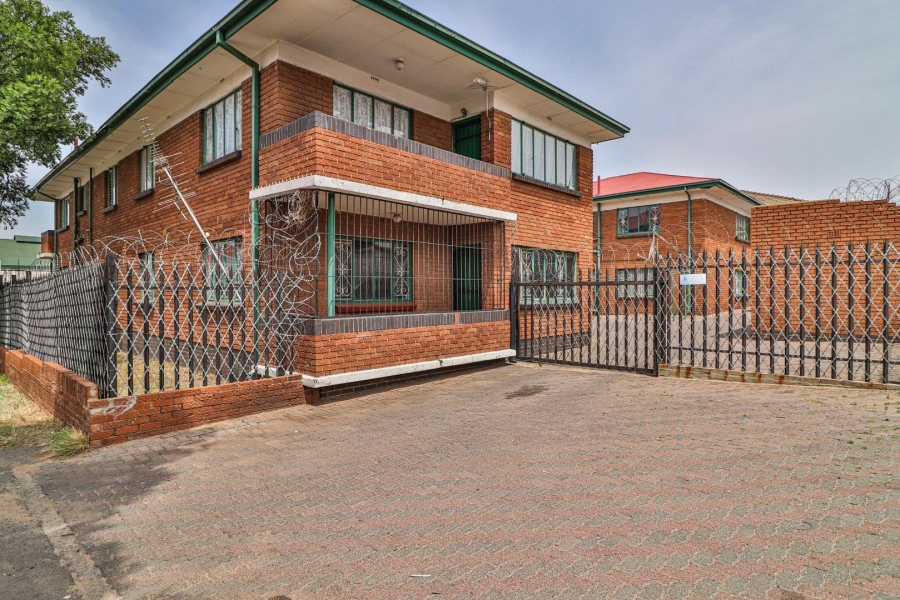 18 Bedroom Property for Sale in Rosettenville Gauteng