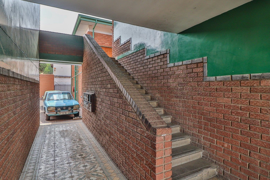 18 Bedroom Property for Sale in Rosettenville Gauteng