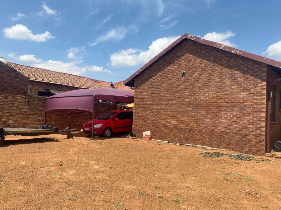 2 Bedroom Property for Sale in The Orchards Gauteng