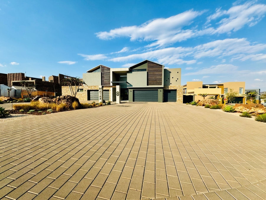 7 Bedroom Property for Sale in Midstream Ridge Gauteng