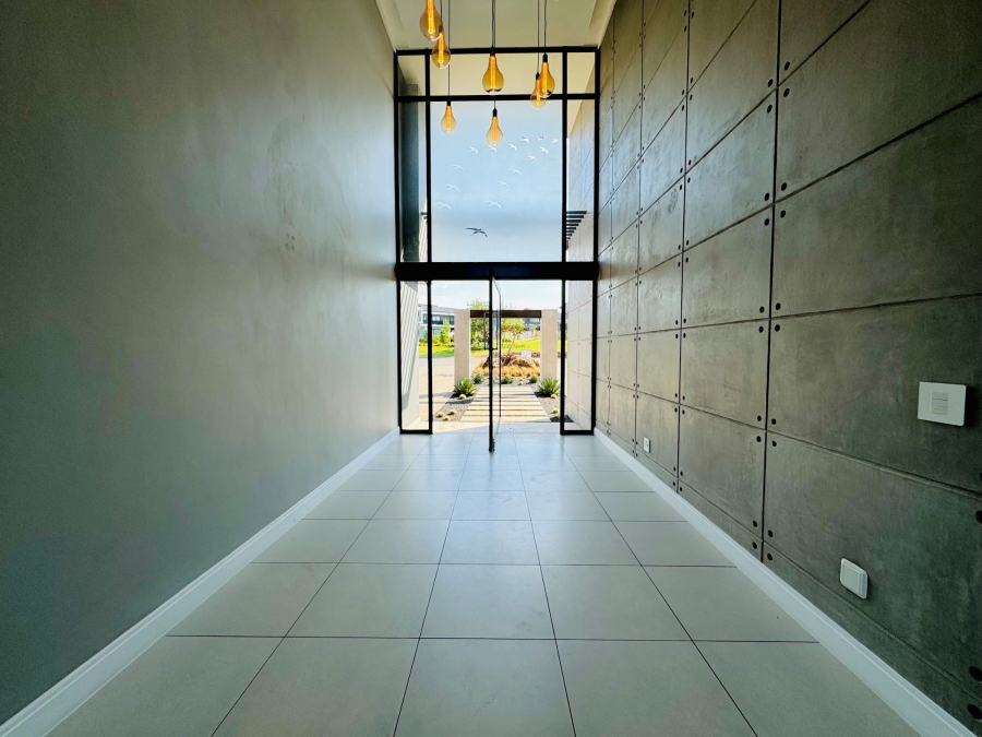 7 Bedroom Property for Sale in Midstream Ridge Gauteng