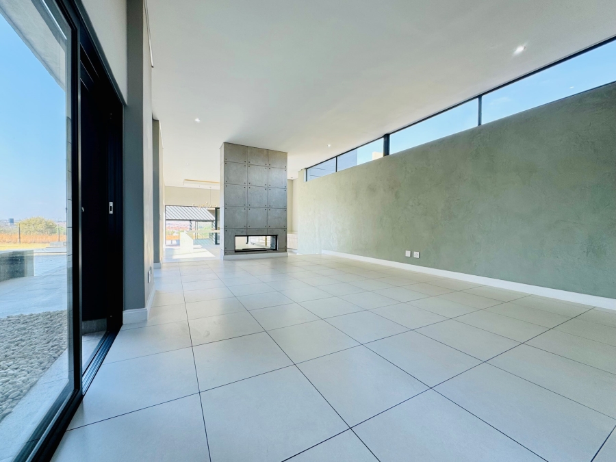 7 Bedroom Property for Sale in Midstream Ridge Gauteng