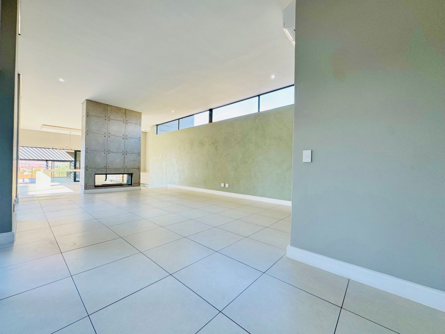 7 Bedroom Property for Sale in Midstream Ridge Gauteng