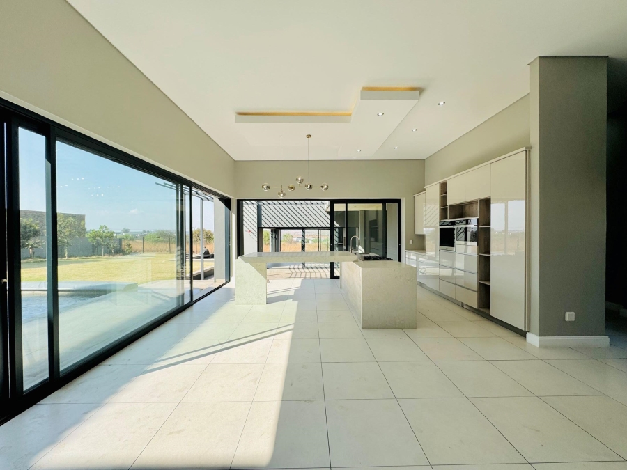 7 Bedroom Property for Sale in Midstream Ridge Gauteng