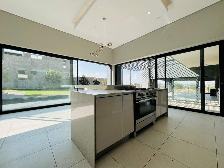 7 Bedroom Property for Sale in Midstream Ridge Gauteng