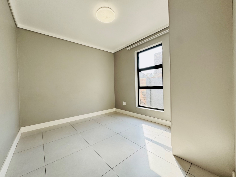 7 Bedroom Property for Sale in Midstream Ridge Gauteng