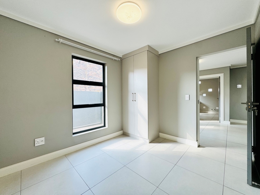 7 Bedroom Property for Sale in Midstream Ridge Gauteng