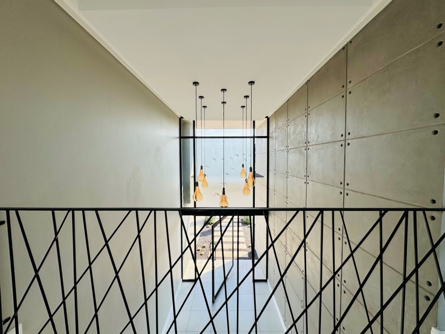 7 Bedroom Property for Sale in Midstream Ridge Gauteng