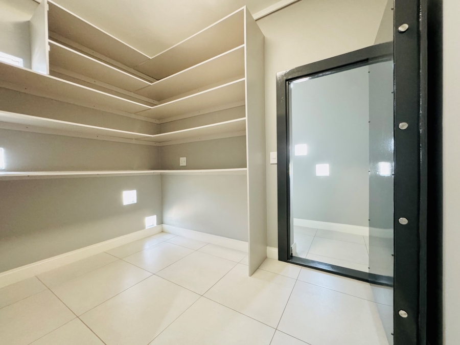 7 Bedroom Property for Sale in Midstream Ridge Gauteng