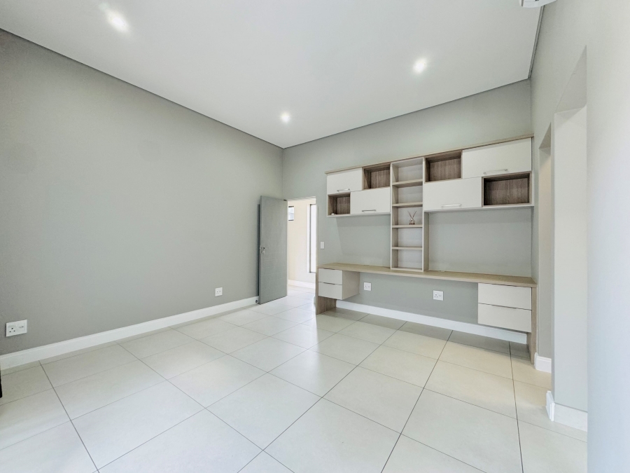 7 Bedroom Property for Sale in Midstream Ridge Gauteng