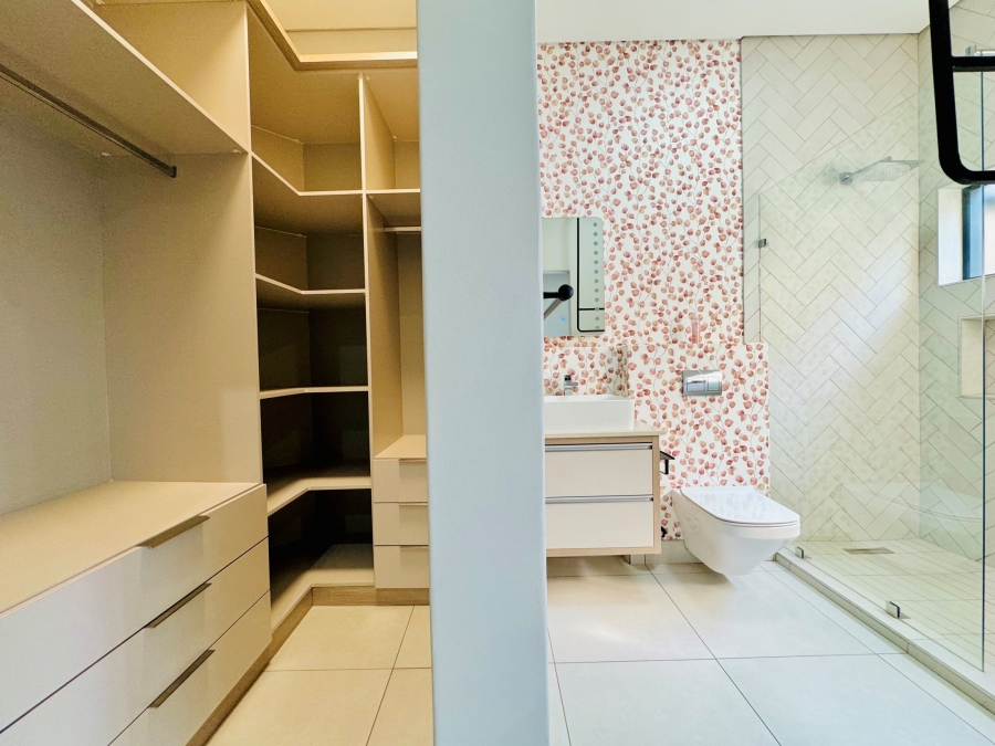 7 Bedroom Property for Sale in Midstream Ridge Gauteng