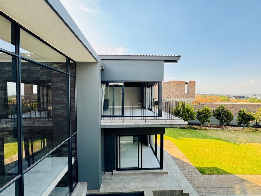 7 Bedroom Property for Sale in Midstream Ridge Gauteng