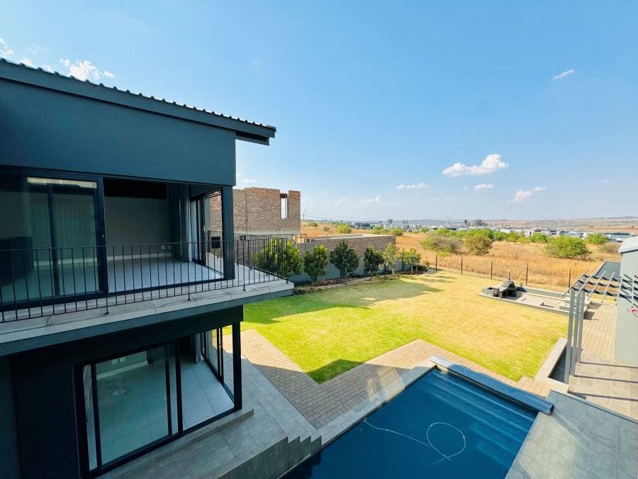 7 Bedroom Property for Sale in Midstream Ridge Gauteng