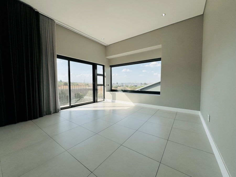 7 Bedroom Property for Sale in Midstream Ridge Gauteng