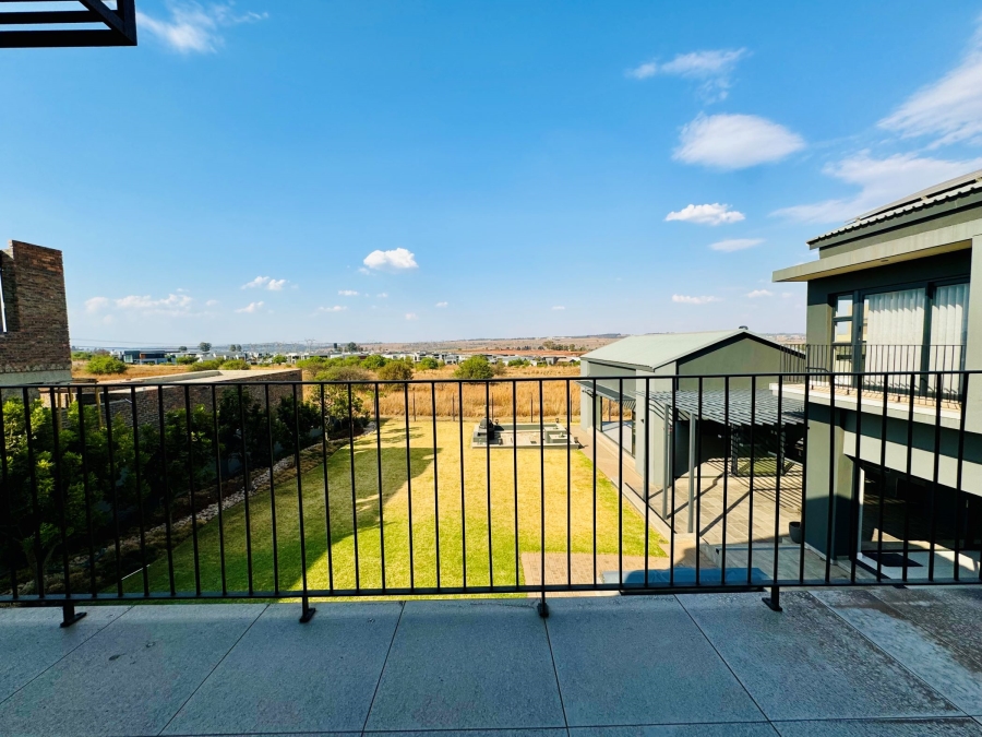 7 Bedroom Property for Sale in Midstream Ridge Gauteng