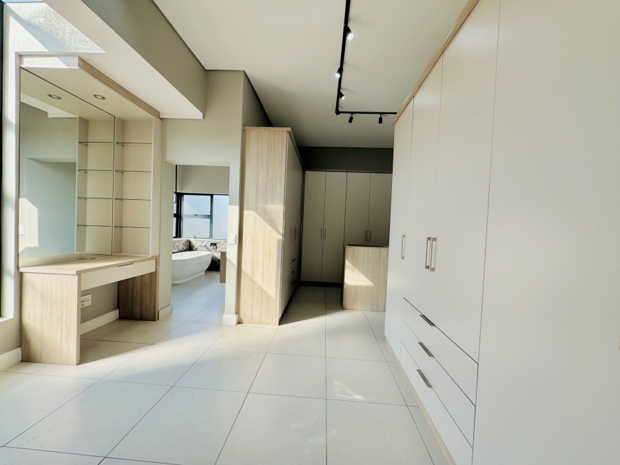 7 Bedroom Property for Sale in Midstream Ridge Gauteng