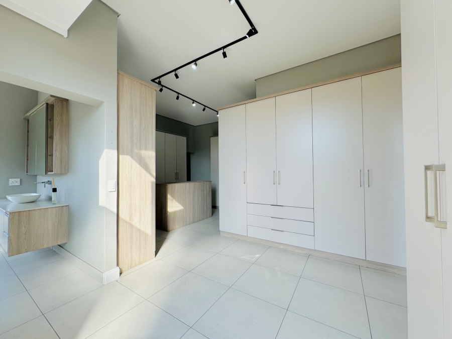 7 Bedroom Property for Sale in Midstream Ridge Gauteng