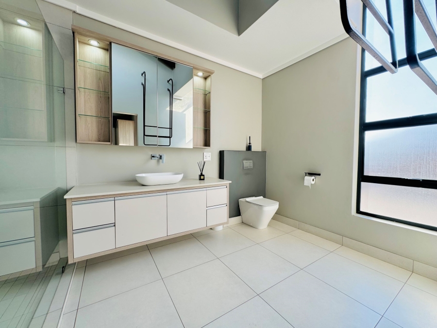 7 Bedroom Property for Sale in Midstream Ridge Gauteng