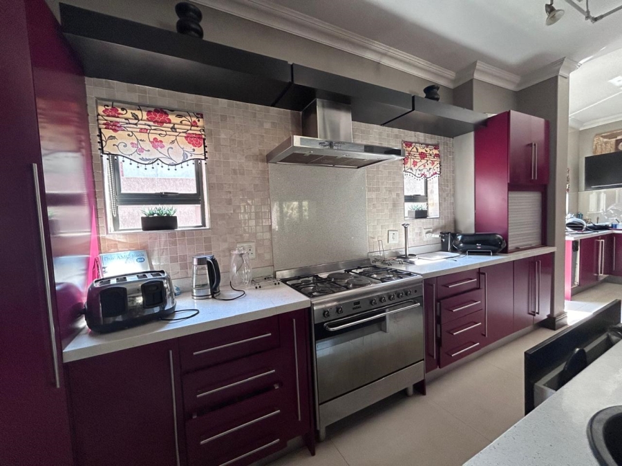 5 Bedroom Property for Sale in Midlands Estate Gauteng