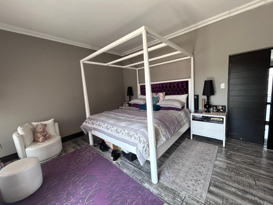 5 Bedroom Property for Sale in Midlands Estate Gauteng