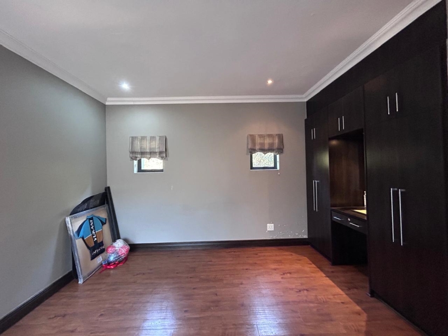 5 Bedroom Property for Sale in Midlands Estate Gauteng