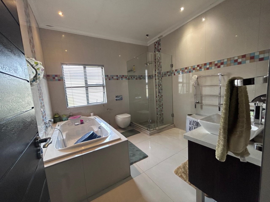 5 Bedroom Property for Sale in Midlands Estate Gauteng