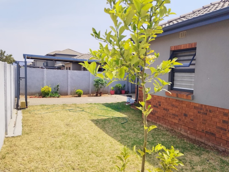 3 Bedroom Property for Sale in Andeon Gauteng