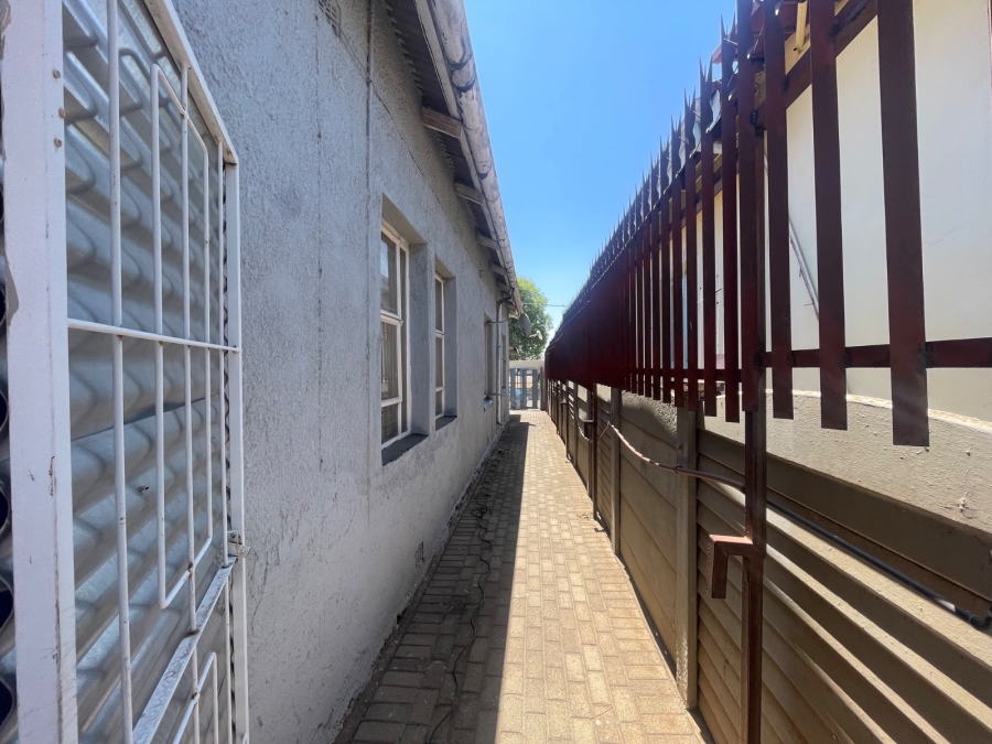 5 Bedroom Property for Sale in Brixton Gauteng