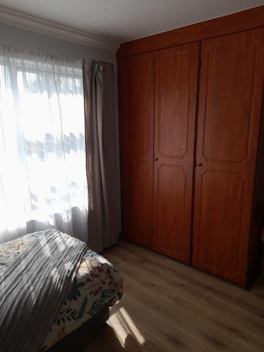 4 Bedroom Property for Sale in Eldoraigne Gauteng