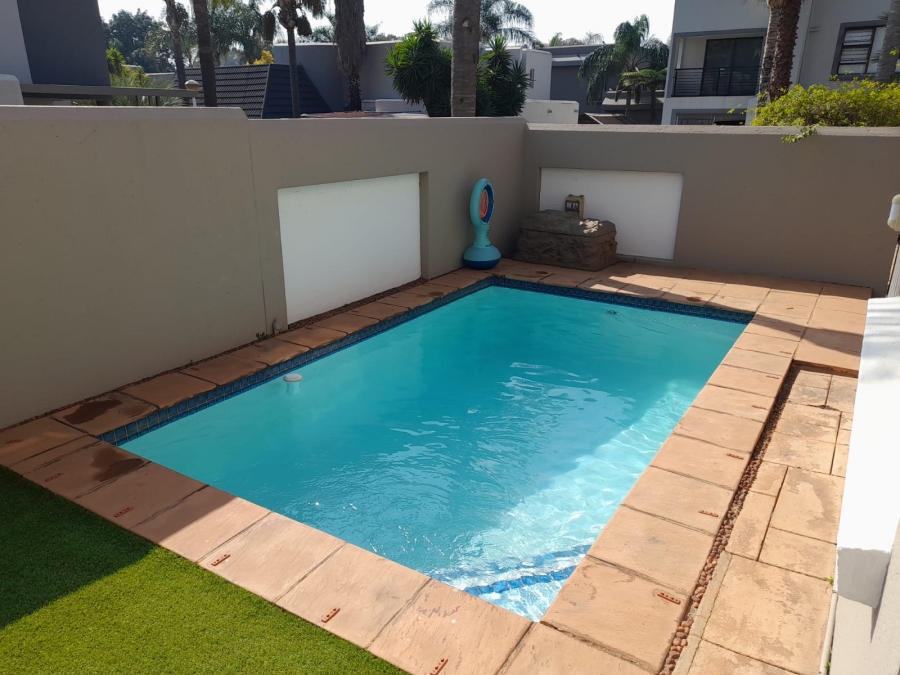 4 Bedroom Property for Sale in Eldoraigne Gauteng