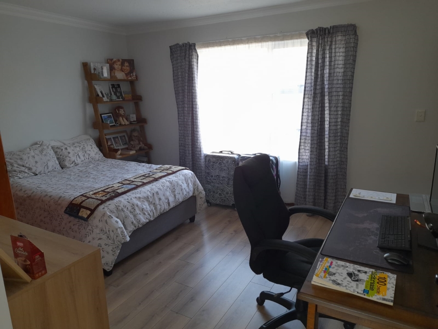 4 Bedroom Property for Sale in Eldoraigne Gauteng