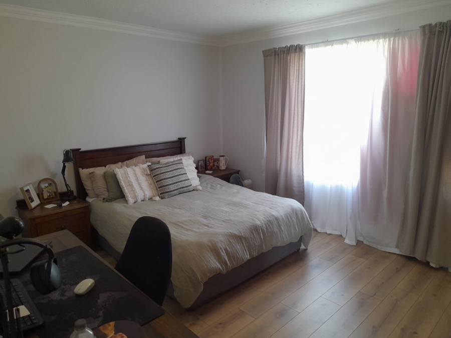 4 Bedroom Property for Sale in Eldoraigne Gauteng