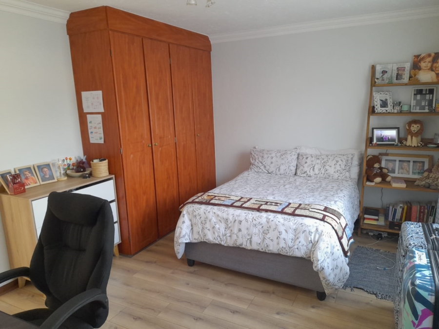 4 Bedroom Property for Sale in Eldoraigne Gauteng