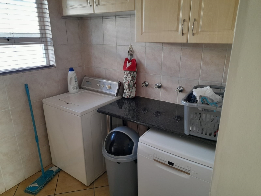 4 Bedroom Property for Sale in Eldoraigne Gauteng