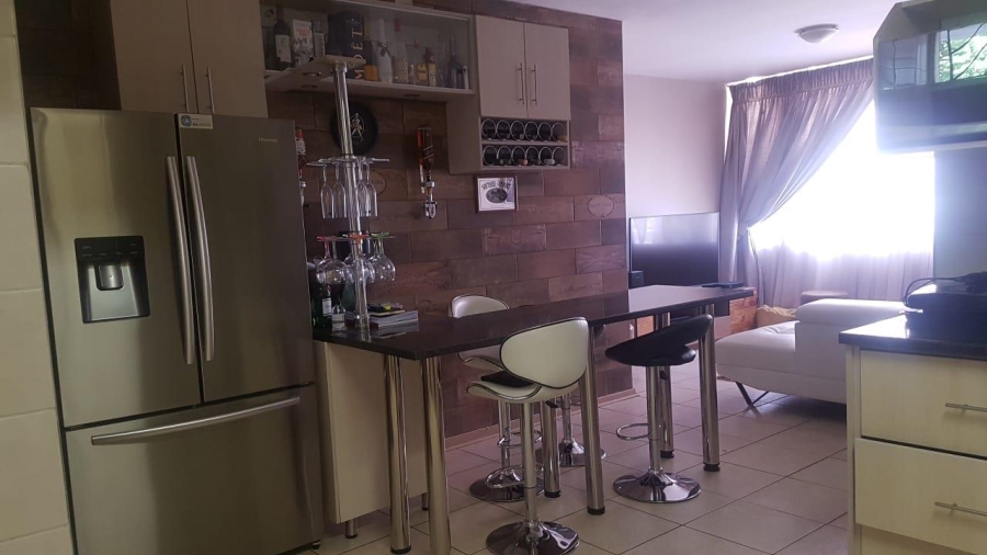 To Let 2 Bedroom Property for Rent in Sunnyside Gauteng