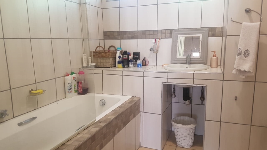 To Let 2 Bedroom Property for Rent in Sunnyside Gauteng